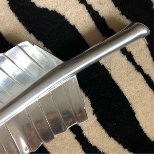 WILTON ARMETALE BANANA LEAF LARGE SERVING TRAY PLATTER